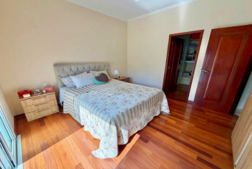  Casa assobradada à venda no Bairro do Jardim Líbano na Rua Leonardo Lerner
