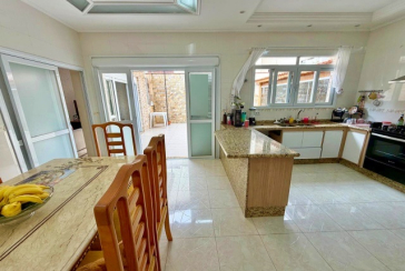  Casa assobradada à venda no Bairro do Jardim Líbano na Rua Leonardo Lerner
