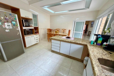  Casa assobradada à venda no Bairro do Jardim Líbano na Rua Leonardo Lerner