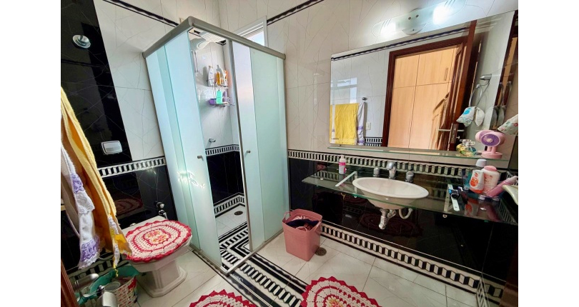  Casa assobradada à venda no Bairro do Jardim Líbano na Rua Leonardo Lerner