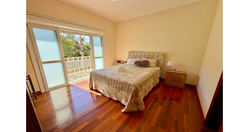  Casa assobradada à venda no Bairro do Jardim Líbano na Rua Leonardo Lerner