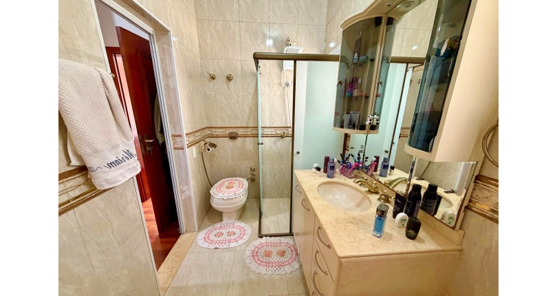  Casa assobradada à venda no Bairro do Jardim Líbano na Rua Leonardo Lerner