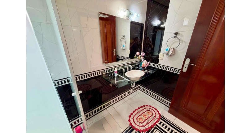  Casa assobradada à venda no Bairro do Jardim Líbano na Rua Leonardo Lerner