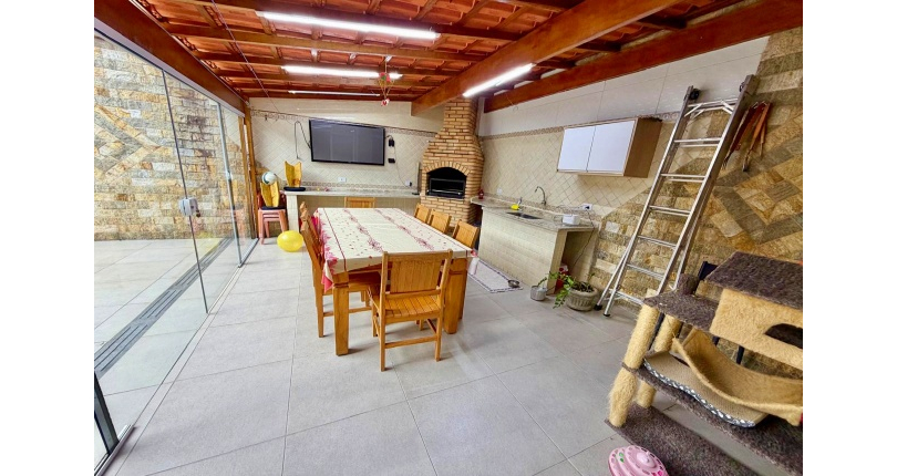  Casa assobradada à venda no Bairro do Jardim Líbano na Rua Leonardo Lerner