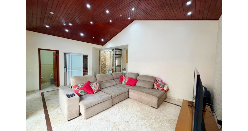  Casa assobradada à venda no Bairro do Jardim Líbano na Rua Leonardo Lerner