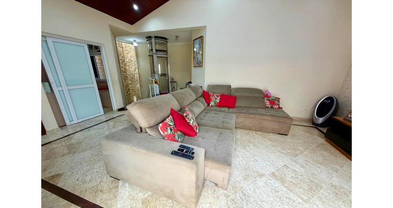 Casa assobradada à venda no Bairro do Jardim Líbano na Rua Leonardo Lerner