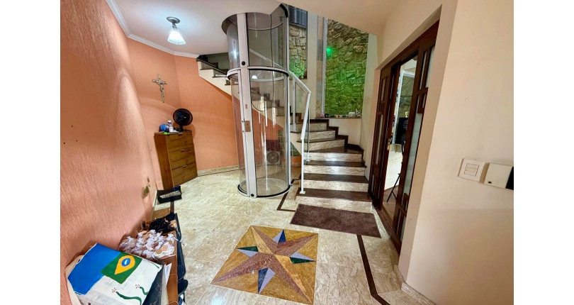  Casa assobradada à venda no Bairro do Jardim Líbano na Rua Leonardo Lerner