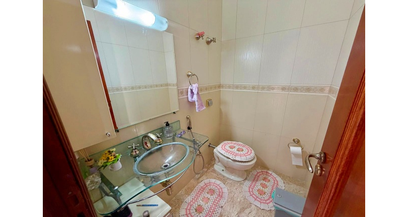  Casa assobradada à venda no Bairro do Jardim Líbano na Rua Leonardo Lerner