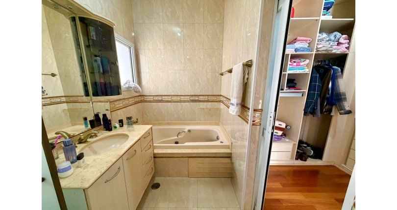  Casa assobradada à venda no Bairro do Jardim Líbano na Rua Leonardo Lerner