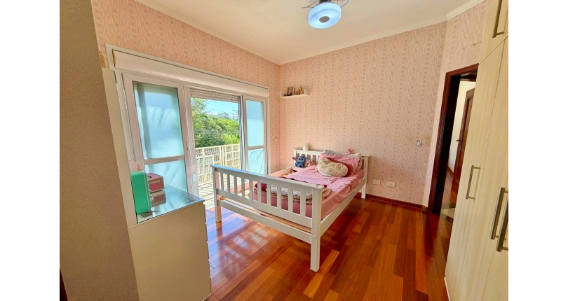  Casa assobradada à venda no Bairro do Jardim Líbano na Rua Leonardo Lerner