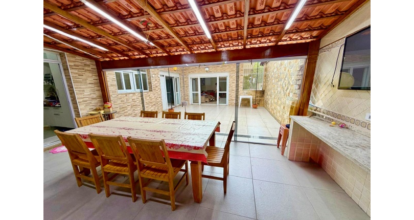  Casa assobradada à venda no Bairro do Jardim Líbano na Rua Leonardo Lerner