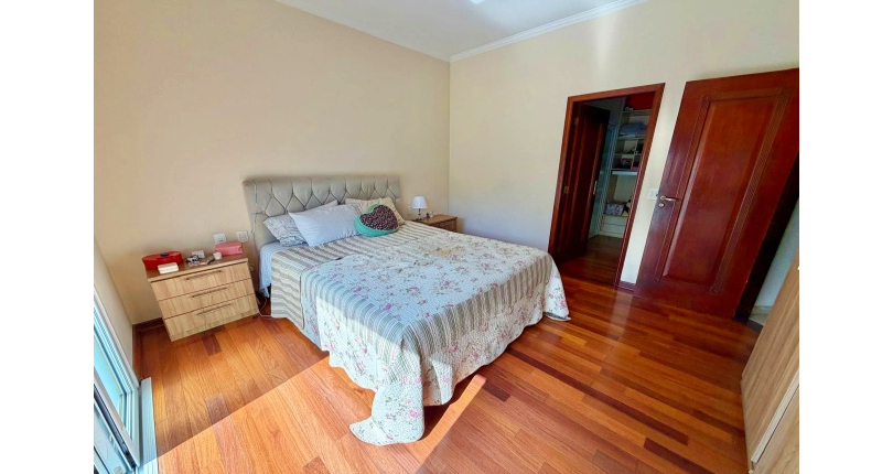  Casa assobradada à venda no Bairro do Jardim Líbano na Rua Leonardo Lerner