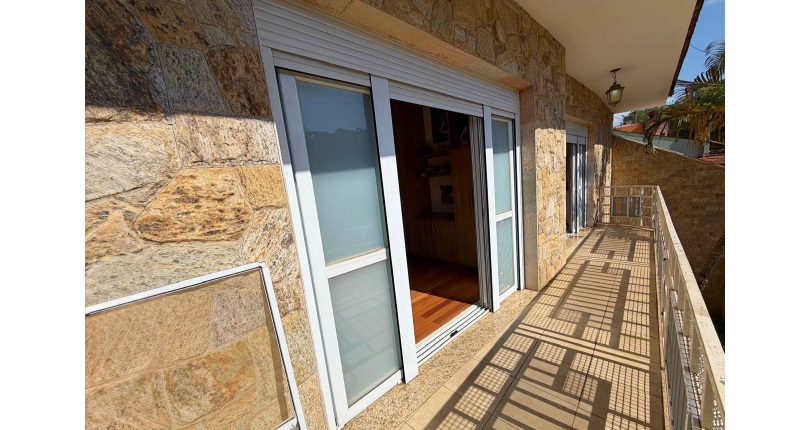  Casa assobradada à venda no Bairro do Jardim Líbano na Rua Leonardo Lerner