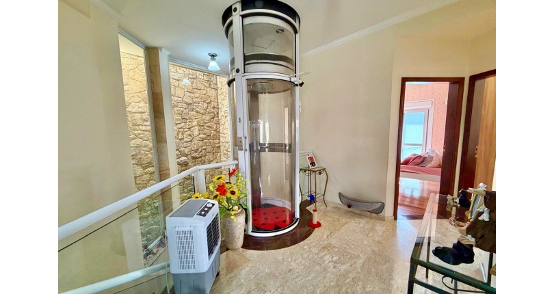  Casa assobradada à venda no Bairro do Jardim Líbano na Rua Leonardo Lerner