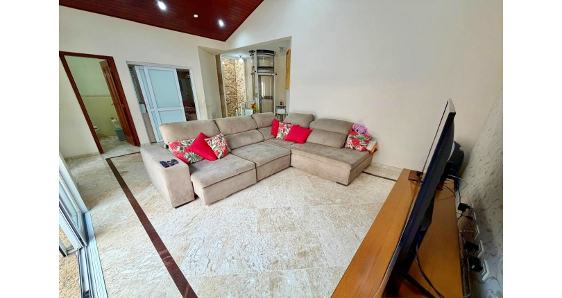  Casa assobradada à venda no Bairro do Jardim Líbano na Rua Leonardo Lerner