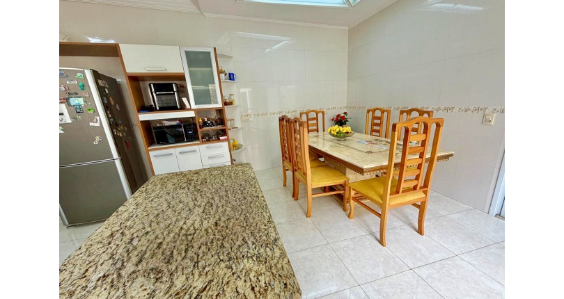  Casa assobradada à venda no Bairro do Jardim Líbano na Rua Leonardo Lerner