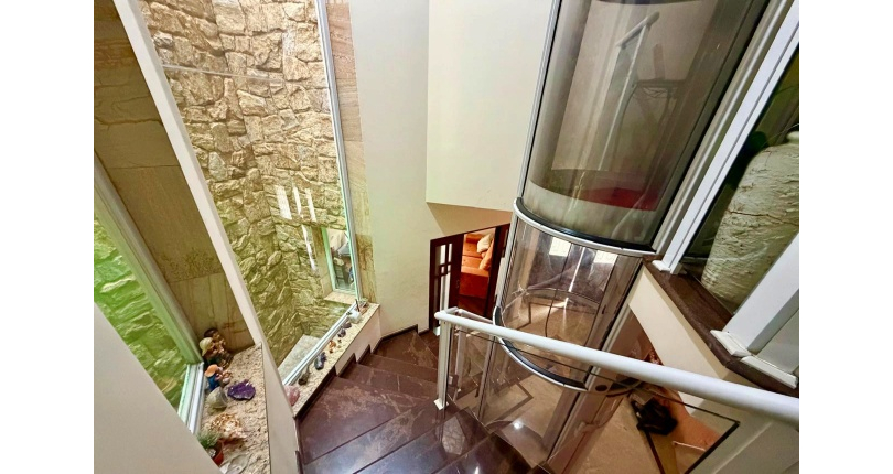  Casa assobradada à venda no Bairro do Jardim Líbano na Rua Leonardo Lerner