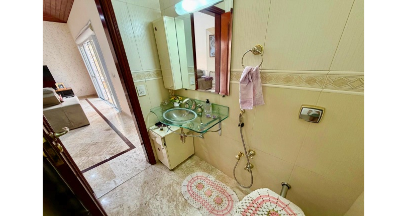  Casa assobradada à venda no Bairro do Jardim Líbano na Rua Leonardo Lerner
