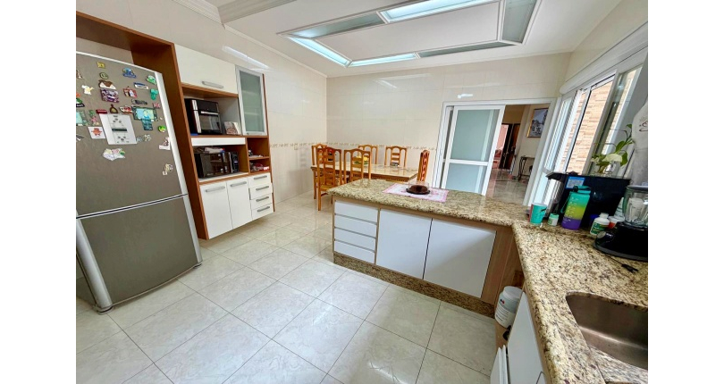  Casa assobradada à venda no Bairro do Jardim Líbano na Rua Leonardo Lerner