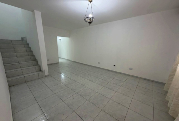  Sobrado à venda no Bairro da Vila Palmeiras na Rua Águas da Prata, 