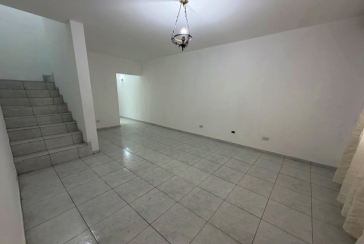  Sobrado à venda no Bairro da Vila Palmeiras na Rua Águas da Prata, 