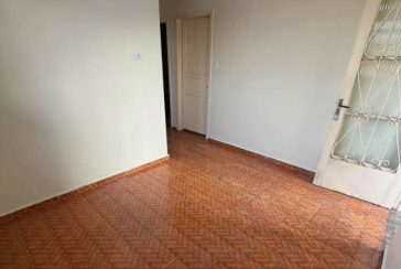 Casa assobradada à venda no Bairro da Vila Pereira Barreto 