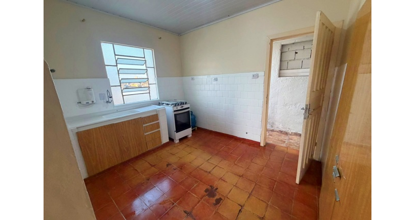Casa assobradada à venda no Bairro da Vila Pereira Barreto 