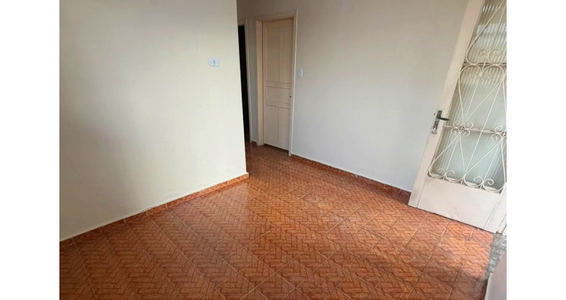 Casa assobradada à venda no Bairro da Vila Pereira Barreto 