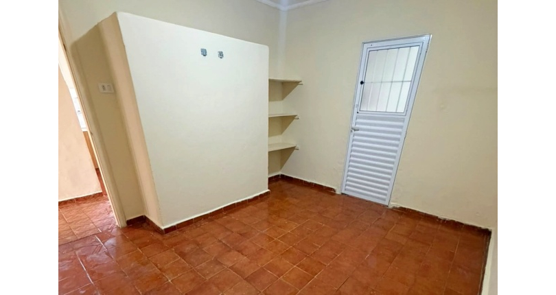 Casa assobradada à venda no Bairro da Vila Pereira Barreto 