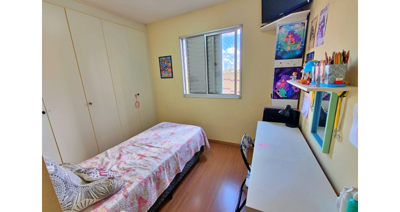 Lindo Apartamento à venda no Bairro do Parque Maria Domitila na Rua Willis Roberto Banks 401