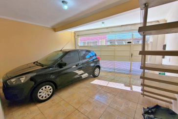 Sobrado à venda no Bairro do Conjunto Habitacional Turística na Rua Sérgio Britto,