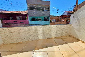 Sobrado à venda no Bairro do Conjunto Habitacional Turística na Rua Sérgio Britto,