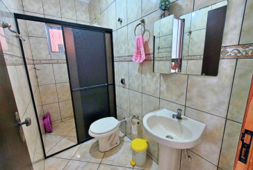 Sobrado à venda no Bairro do Conjunto Habitacional Turística na Rua Sérgio Britto,