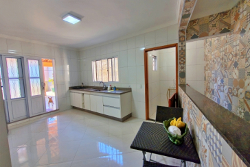 Sobrado à venda no Bairro do Conjunto Habitacional Turística na Rua Sérgio Britto,