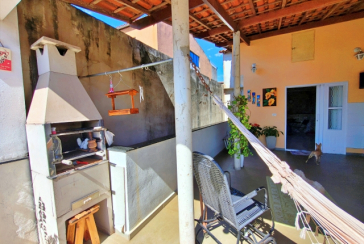 Sobrado à venda no Bairro do Conjunto Habitacional Turística na Rua Sérgio Britto,