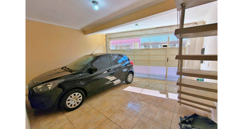 Sobrado à venda no Bairro do Conjunto Habitacional Turística na Rua Sérgio Britto,