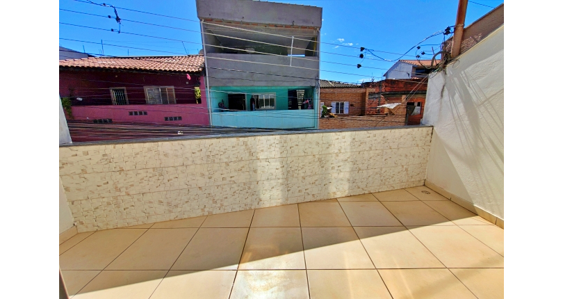 Sobrado à venda no Bairro do Conjunto Habitacional Turística na Rua Sérgio Britto,