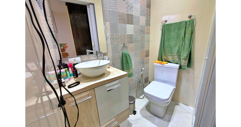Sobrado à venda no Bairro do Conjunto Habitacional Turística na Rua Sérgio Britto,