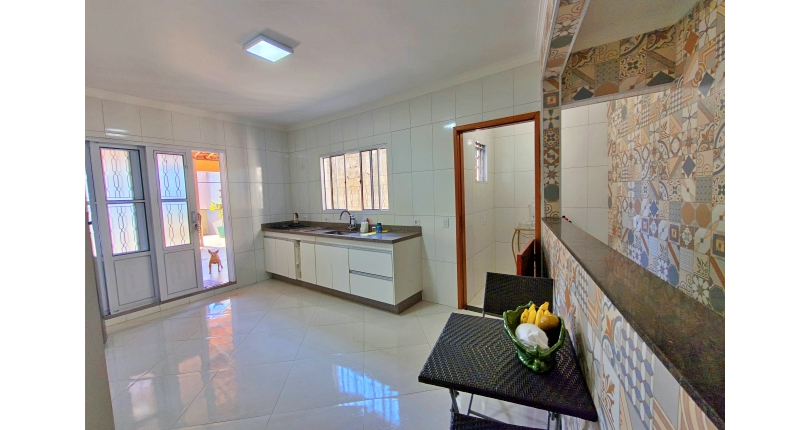 Sobrado à venda no Bairro do Conjunto Habitacional Turística na Rua Sérgio Britto,
