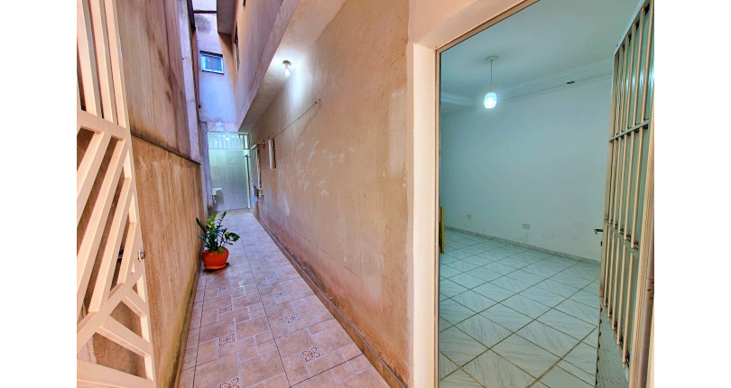 Sobrado à venda no Bairro do Conjunto Habitacional Turística na Rua Sérgio Britto,