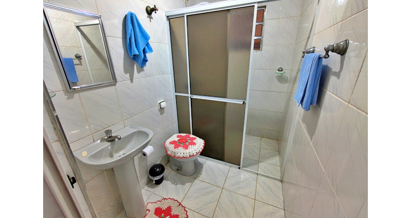 Sobrado à venda no Bairro do Conjunto Habitacional Turística na Rua Sérgio Britto,