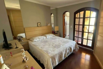 Sobrado à venda no Bairro do Jardim Regina na Rua Antônio Raiol