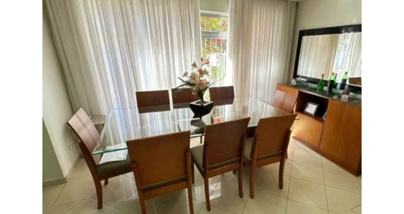 Sobrado à venda no Bairro do Jardim Regina na Rua Antônio Raiol