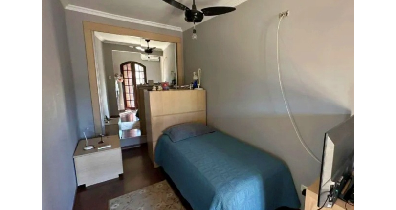 Sobrado à venda no Bairro do Jardim Regina na Rua Antônio Raiol