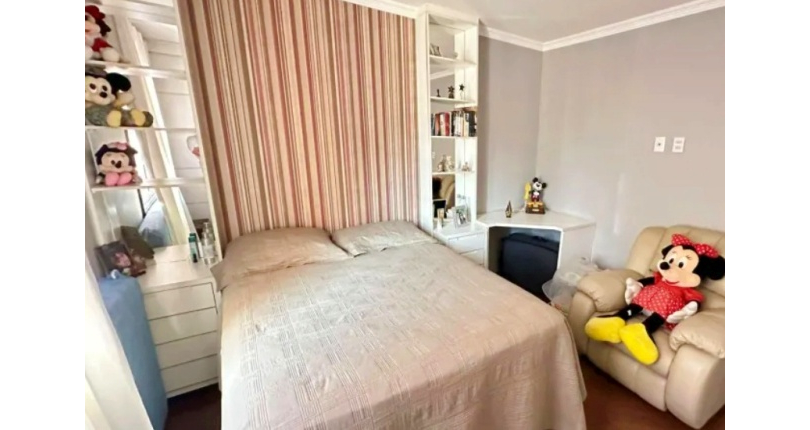 Sobrado à venda no Bairro do Jardim Regina na Rua Antônio Raiol