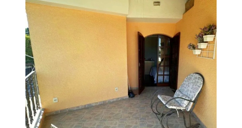 Sobrado à venda no Bairro do Jardim Regina na Rua Antônio Raiol
