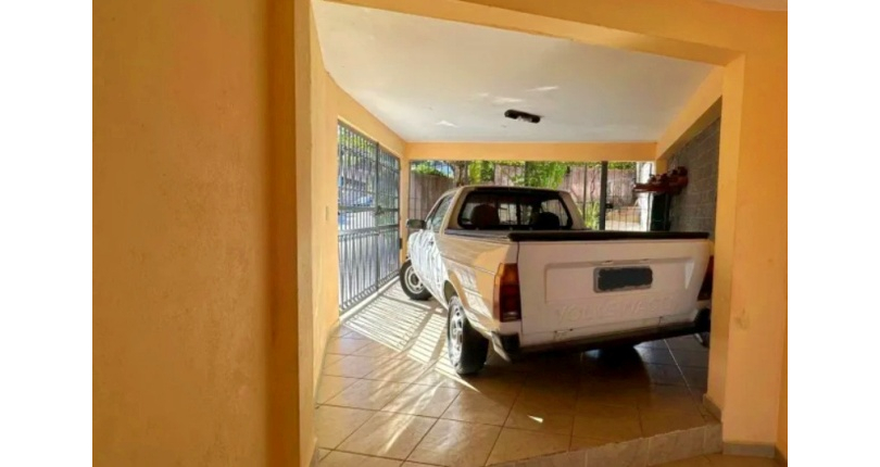 Sobrado à venda no Bairro do Jardim Regina na Rua Antônio Raiol