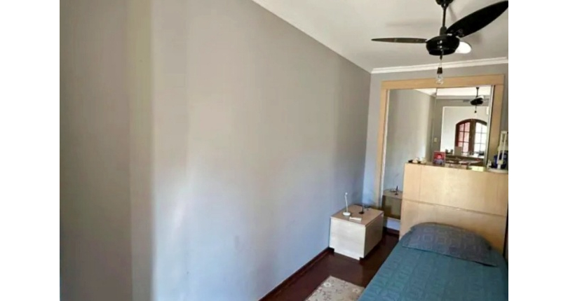 Sobrado à venda no Bairro do Jardim Regina na Rua Antônio Raiol