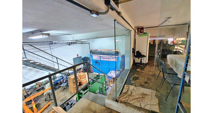 Imóvel Comercial à venda no Bairro do Parque Maria Domitila na Rua Francisco Basílio de Melo