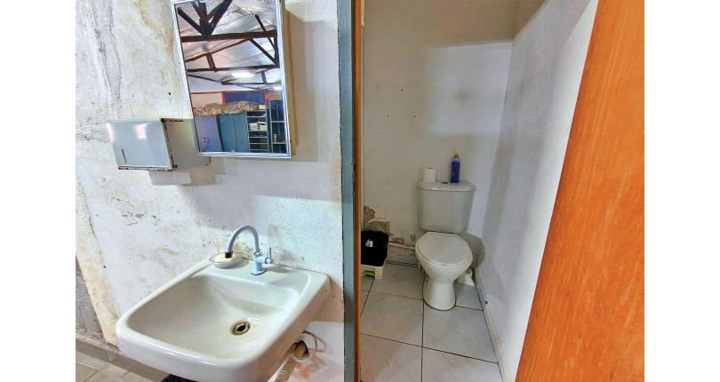 Imóvel Comercial à venda no Bairro do Parque Maria Domitila na Rua Francisco Basílio de Melo